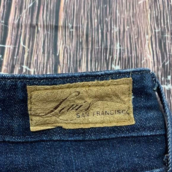 Levi’s Demi Curve Classic jeans size 10
Inseam tailored/cropped to 22” - Picture 7 of 9